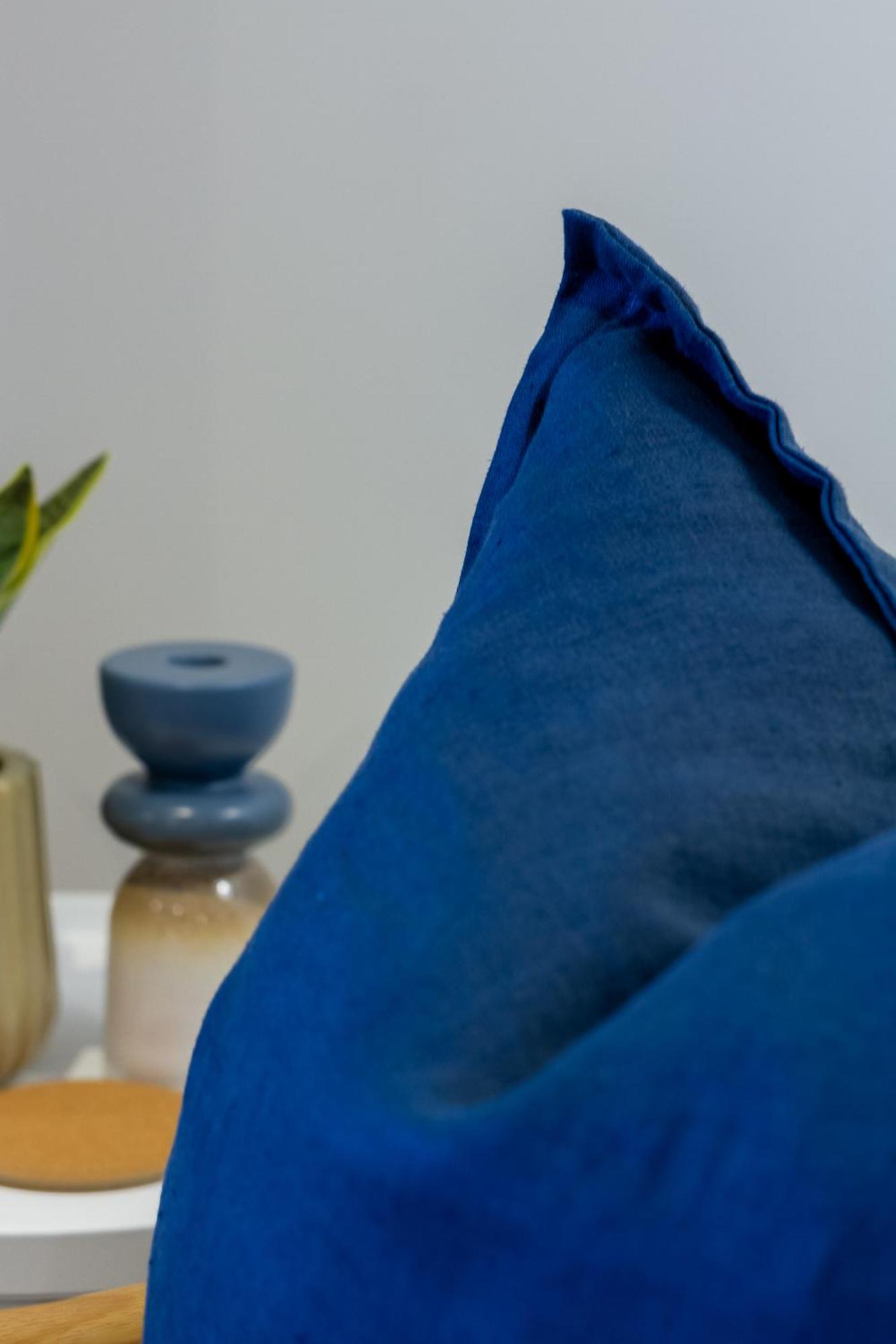 Downtown Comfort: Modern Studio With Backyard كريستتشيرش المظهر الخارجي الصورة